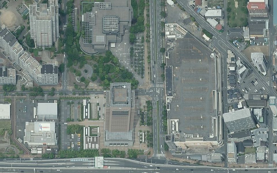 大阪府立中央図書館駐車場のイメージ写真
